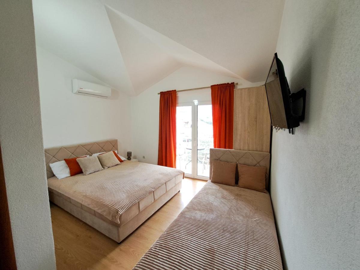 Jasmin Apartmani บาร์ ภายนอก รูปภาพ