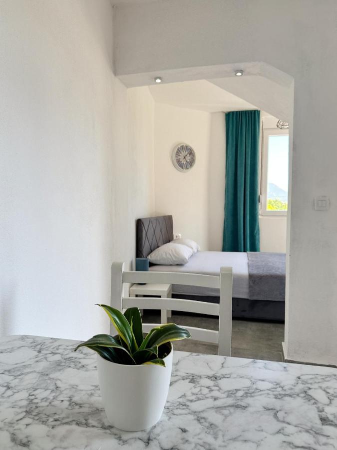 Jasmin Apartmani บาร์ ภายนอก รูปภาพ