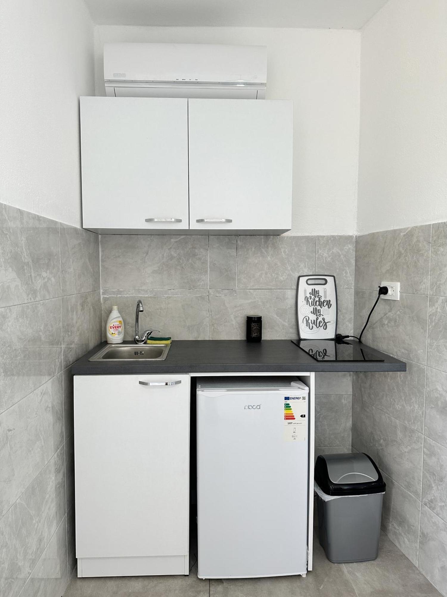 Jasmin Apartmani บาร์ ภายนอก รูปภาพ