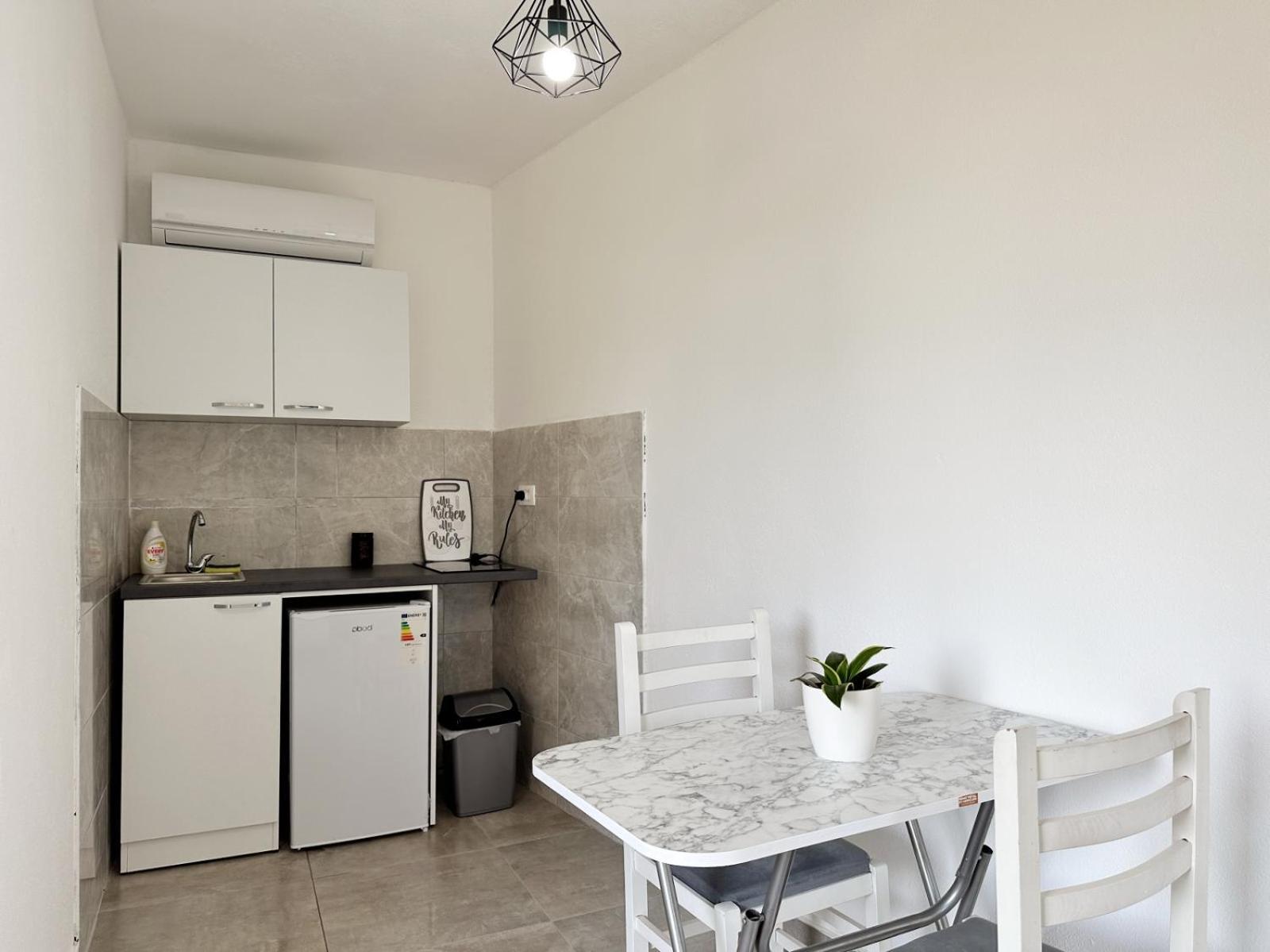 Jasmin Apartmani บาร์ ภายนอก รูปภาพ