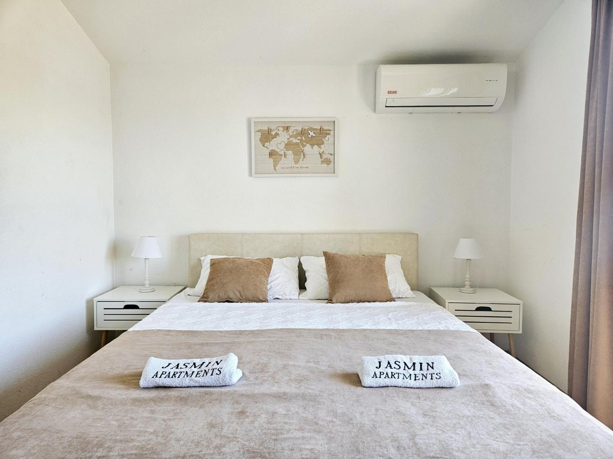 Jasmin Apartmani บาร์ ภายนอก รูปภาพ