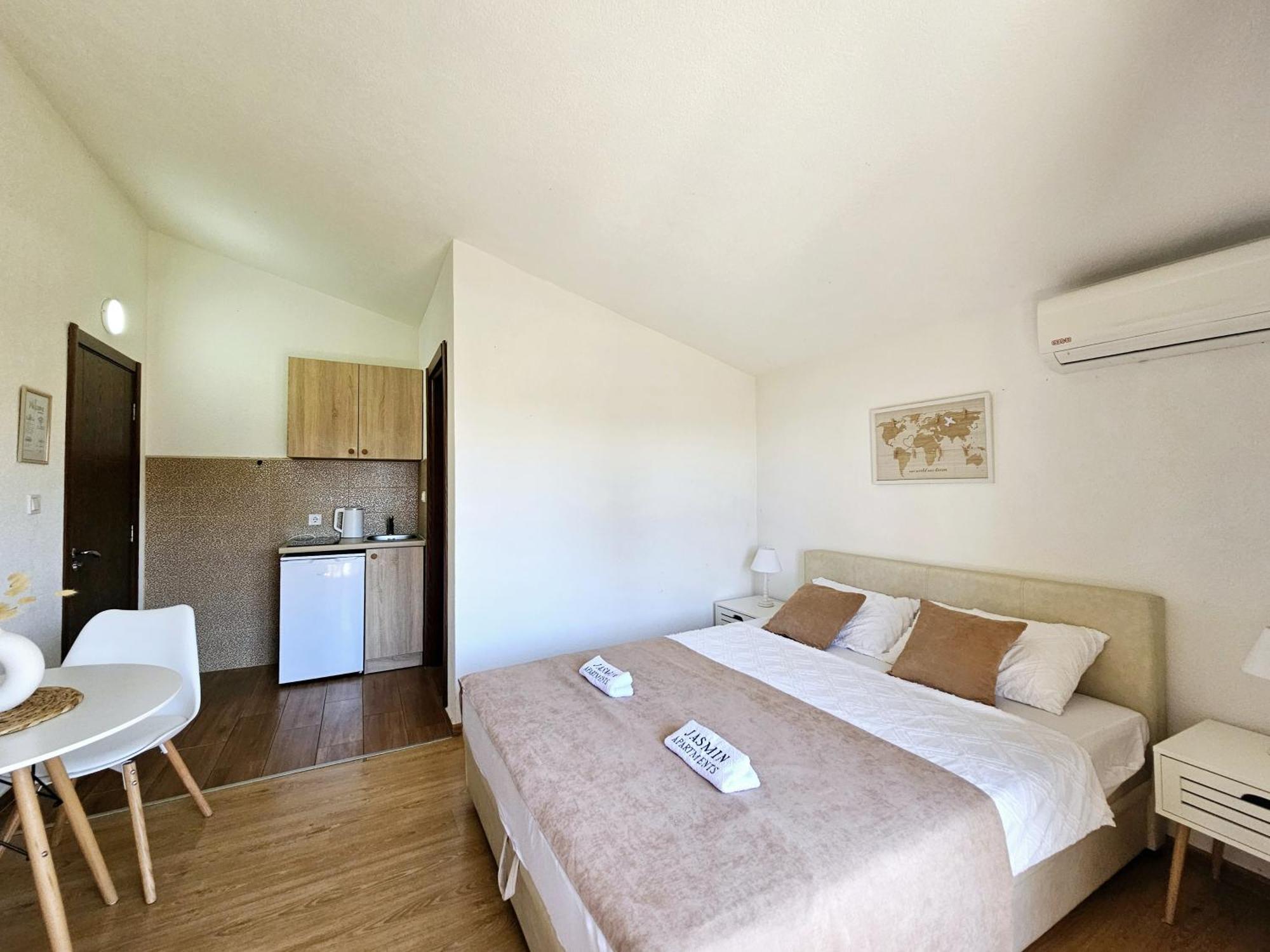 Jasmin Apartmani บาร์ ภายนอก รูปภาพ