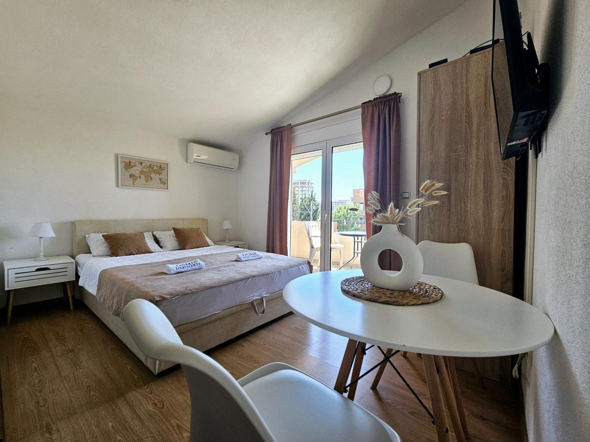 Jasmin Apartmani บาร์ ภายนอก รูปภาพ