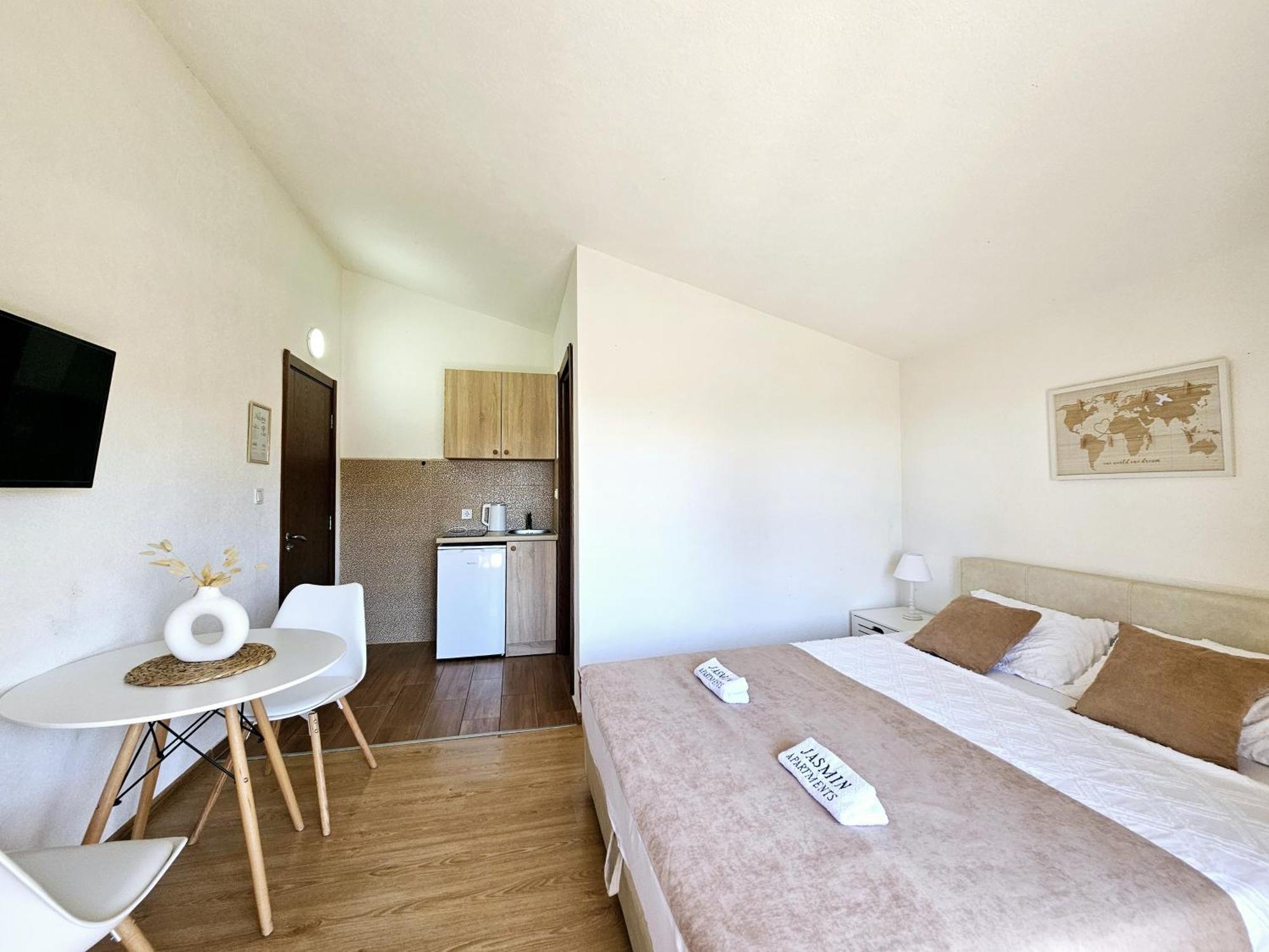 Jasmin Apartmani บาร์ ภายนอก รูปภาพ
