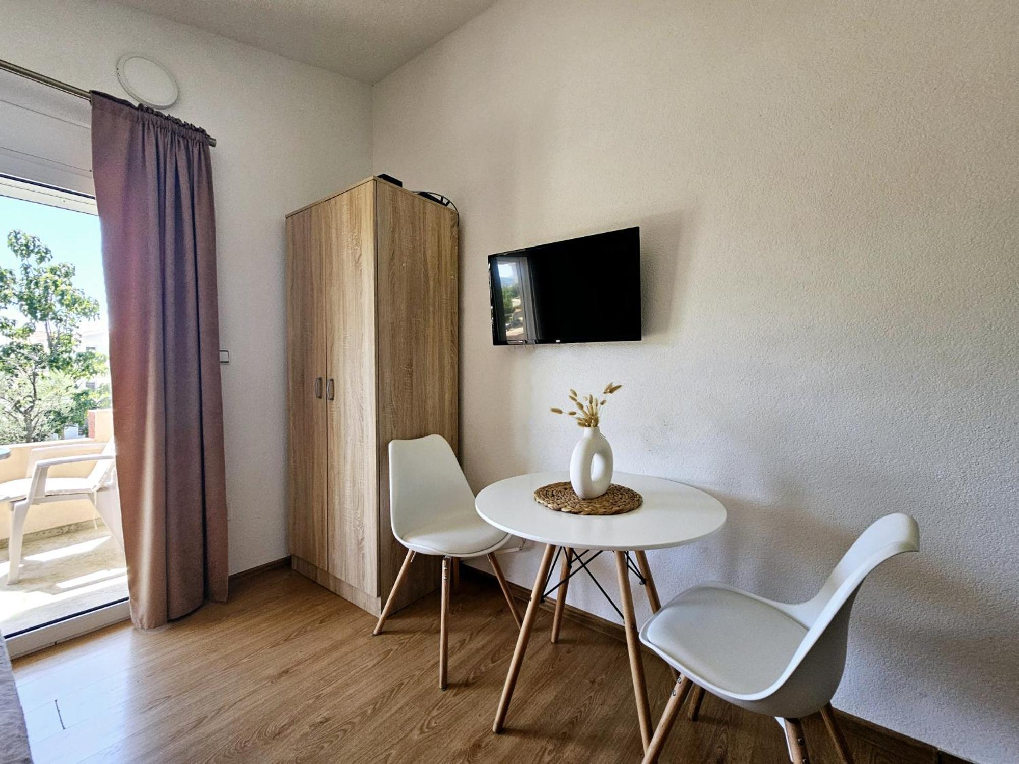 Jasmin Apartmani บาร์ ภายนอก รูปภาพ