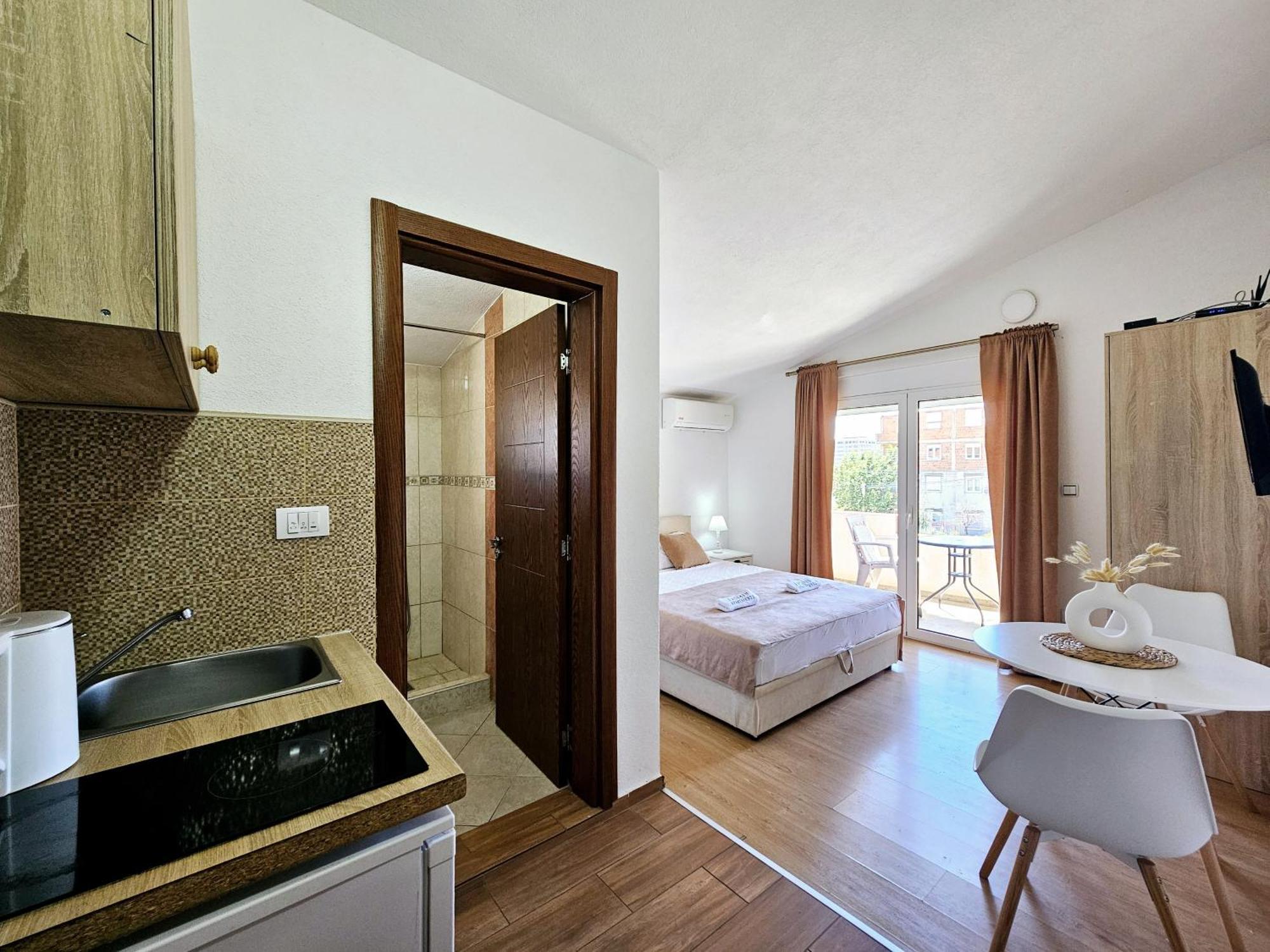 Jasmin Apartmani บาร์ ภายนอก รูปภาพ